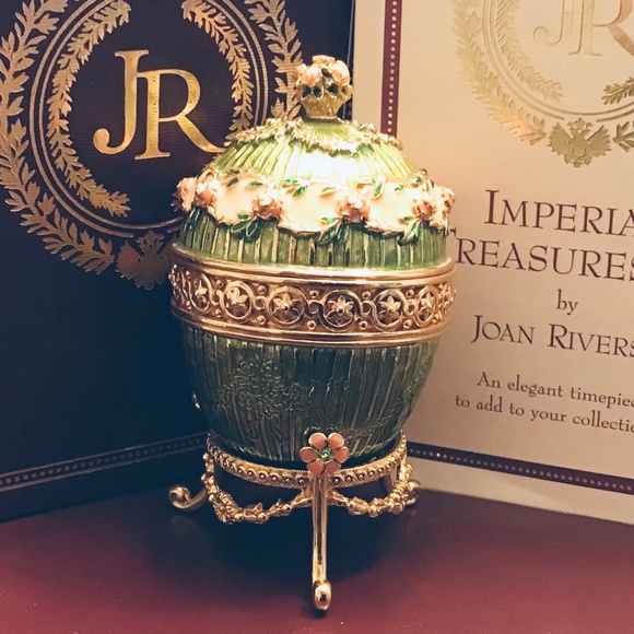 Joan Rivers Imperial Treasures III “The Hidden Timepiece Egg” - Picture 1 of 10
